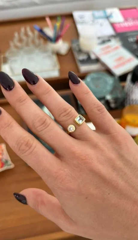 Anillo de compromiso de Lali