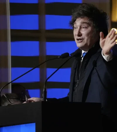 El Presidente viaja a Asunción para sellar el histórico tratado de libre comercio.