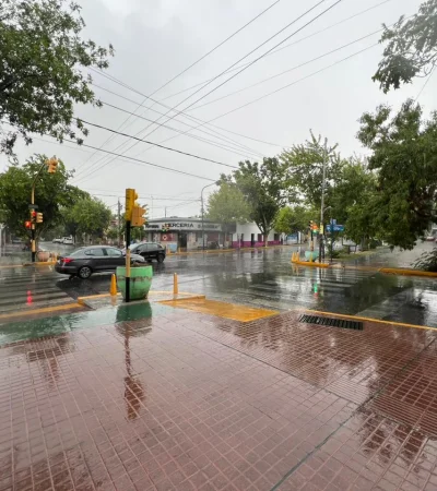 El radar muestra celdas con piedra chica moviéndose hacia Godoy Cruz y Ciudad.