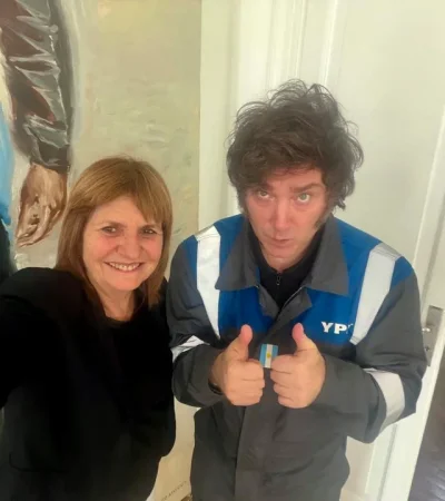 La senadora y otros referentes respaldaron eufóricamente al Presidente.