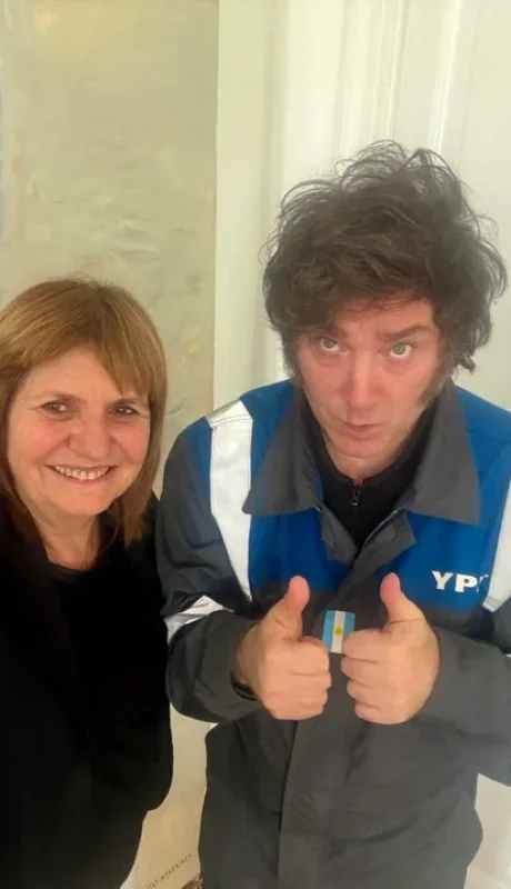 La senadora y otros referentes respaldaron eufóricamente al Presidente.