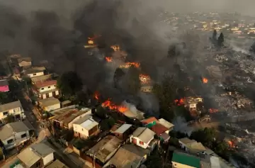 Chile: Sospechas de terrorismo ambiental tras incendios