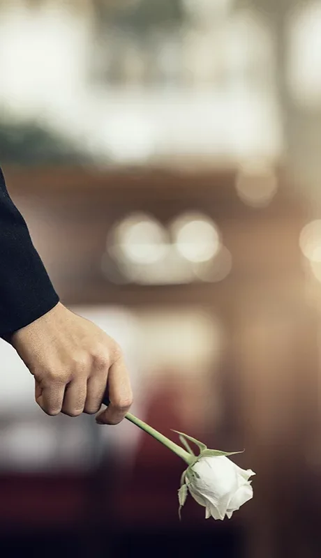 El psicólogo Pablo Melicchio analiza el impacto emocional de las pérdidas y la importancia del primer año en el proceso de duelo.