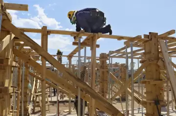 La construcción creció un 6,3% en 2025 impulsada por un efecto rebote, pero las ventas cayeron en enero
