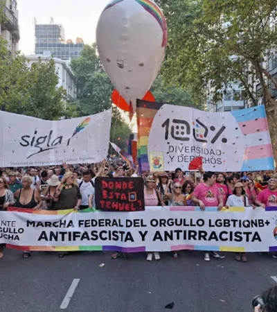 Elocuente reclamo del colectivo LGBT+