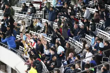Fútbol argentino: un sentimiento cada vez más caro para el bolsillo del hincha