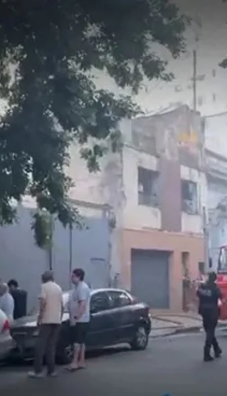 Un importante incendio en el barrio de Monserrat