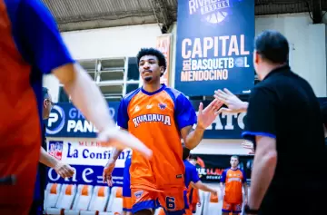 Rivadavia Básquet luchó hasta el final, pero cayó ante Barrio Parque en casa