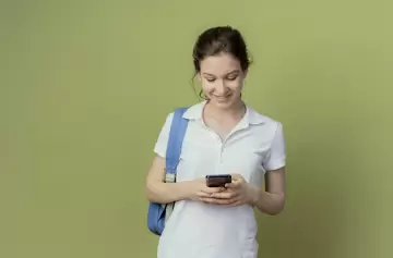 Escuelas sin celulares: el giro de Santa Fe