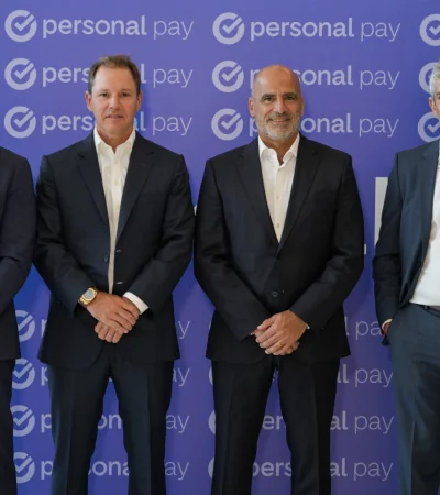 Juan Parma, CEO de Banco Macro; Jorge Brito, Presidente de Banco Macro;
Roberto Nobile, CEO de Personal; y Martín Heine, CEO de Personal Pay.