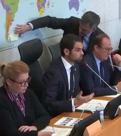 El embajador Ian Sielecki interrumpió su exposición ante la Asamblea Nacional francesa/ Fuente: Captura de pantalla