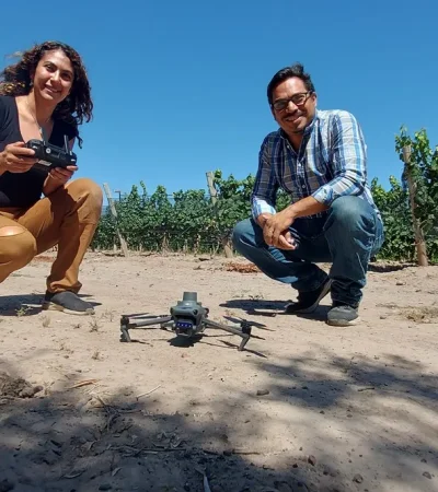 La Ing. Anahí Miner y el Dr. Lenin Henríquez, fundadores de Ecoagsus, la startup mendocina que fusiona IA y drones, para la agricultura.