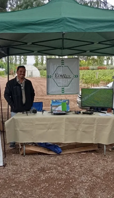 La Ing. Anahí Miner y el Dr. Lenin Henríquez, fundadores de Ecoagsus, la startup mendocina que fusiona IA y drones, para la agricultura.