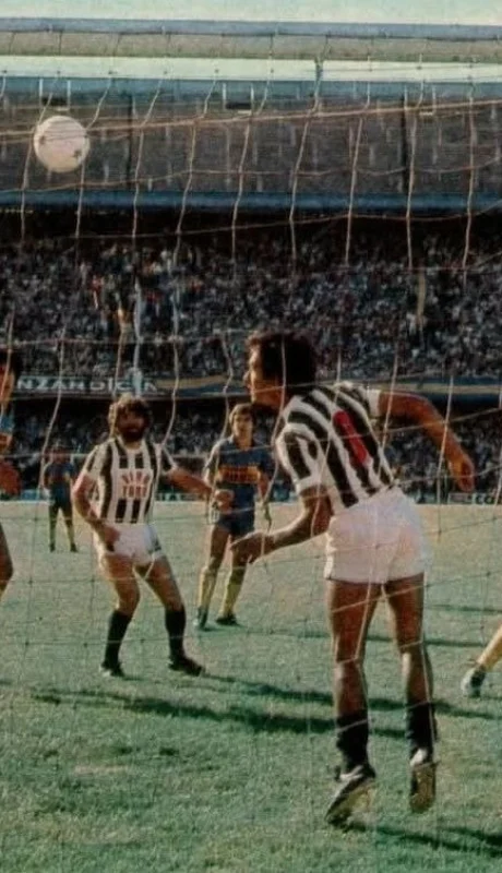 Gimnasia en La Bombonera en 1983. Allí supo sacar grandes resultados