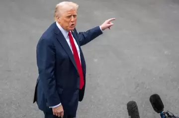 Donald Trump demanda a JPMorgan Chase por US$ 5.000 millones tras el cierre de sus cuentas