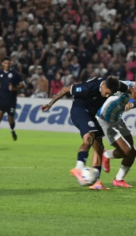 Accidentado partido en el Parque.