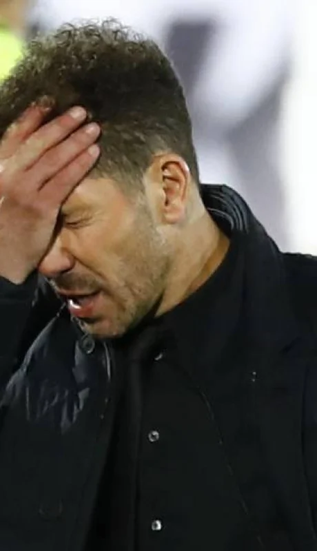 Simeone y Julián Álvarez: el respaldo del técnico es clave para el presente del delantero en España.