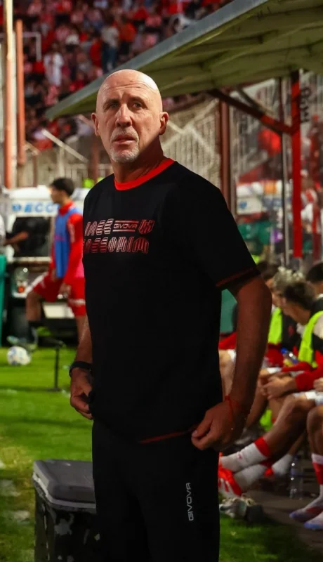 Oldrá, primer DT en quedarse sin trabajo en este 2026.