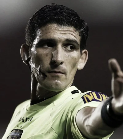 Andrés Merlos dirigió la primera fecha con polémica