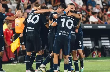 De la mano de Studer y Sartori, Independiente Rivadavia remontó a Huracán y suma puntaje ideal