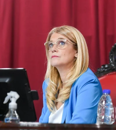 Verónica Magario guarda un extraño silencio ante un hecho de enorme gravedad institucional. (Foto: archivo web)