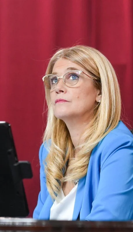 Verónica Magario guarda un extraño silencio ante un hecho de enorme gravedad institucional. (Foto: archivo web)