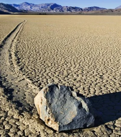 Roving Stones en el Valle de la Muerte