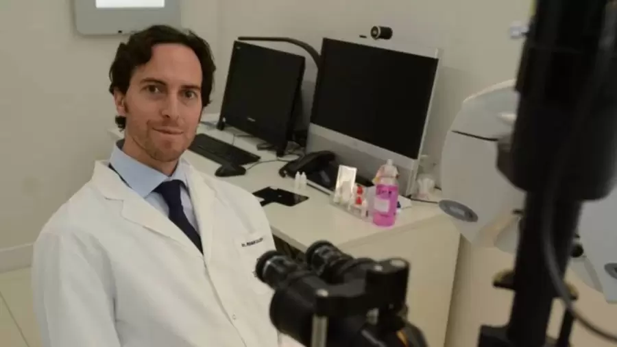 Roger Zaldìvar director médico del instituto