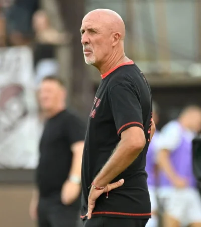 Daniel Oldrá fue el primer técnico despedido del fútbol de primera división