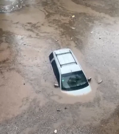Mendoza intenta recuperarse este sábado del devastador temporal de ayer que dejó calles anegadas, incidentes viales y miles de hogares sin luz ni agua