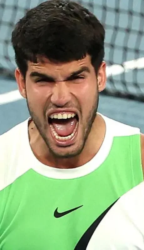 Carlos Alcaraz, el tenista más joven en conquistar los cuatro títulos de Grand Slam.