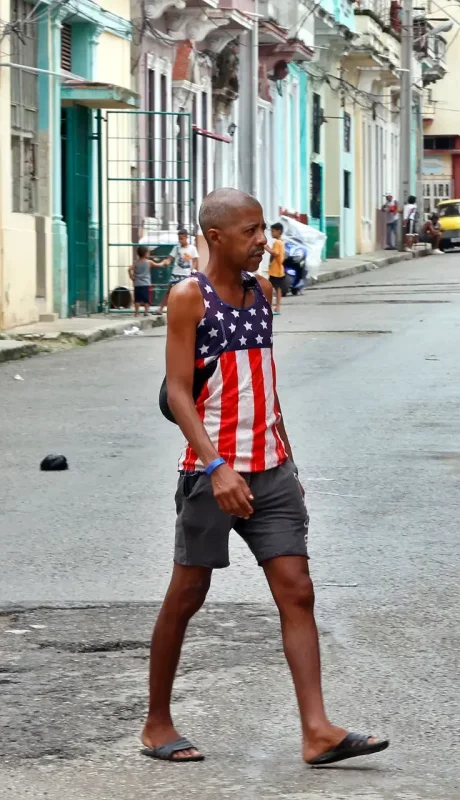 Las calles de La Habana muestran la dura crisis que afrontan los cubanos