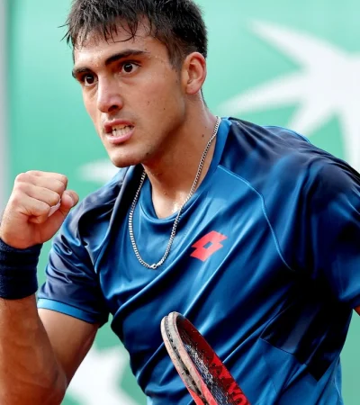 Román Burruchaga (118°) reafirmó su gran presente en el Challenger de Rosario al clasificarse a los cuartos de final con una actuación sólida.