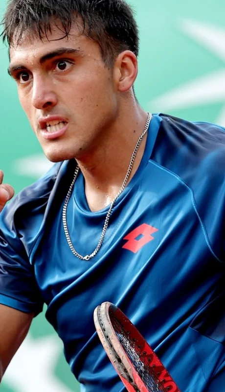 Román Burruchaga (118°) reafirmó su gran presente en el Challenger de Rosario al clasificarse a los cuartos de final con una actuación sólida.