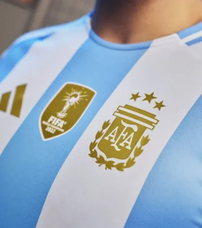 Hecha en Tailandia y vendida en Argentina: la camiseta de la Selección reabre la discusión textil.