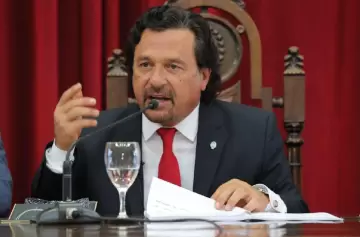 Sáenz denunció "amenazas" y un clima de aprietes para frenar la reforma laboral en el Congreso