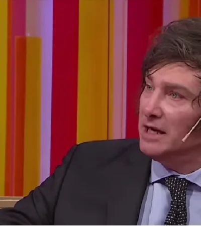 El presidente Javier Milei supera ampliamente al mandatario bonaerense. (Foto: archivo web)