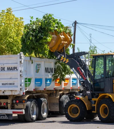 Maipú realiza operativos de limpieza y bache