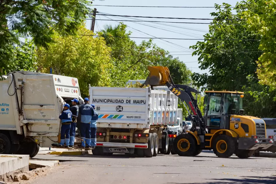 Maipú realiza operativos de limpieza y bache