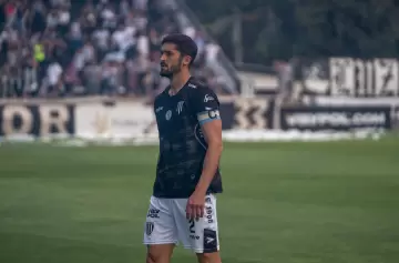 Diego Mondino: de capitán del ascenso a ser suplente en Primera