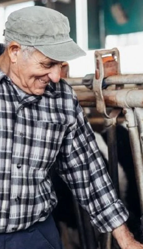 Un trabajador de mayor edad