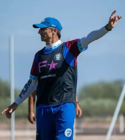 El entrenador Mariano Toedli, entrenador de un Tomba que quiere volver a Primera