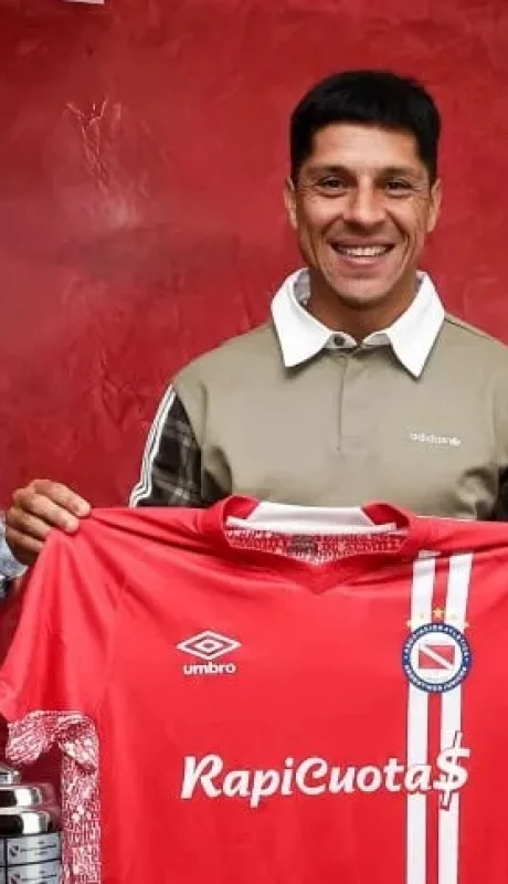 Enzo Pérez, un símbolo de la historia de River, hoy en Argentinos Juniors