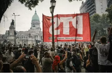 Quiénes son los vándalos que destrozaron las inmediaciones del Congreso