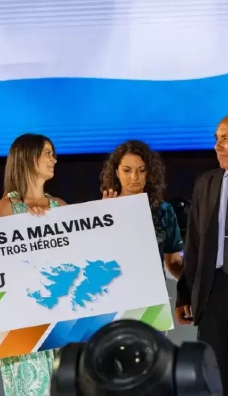 Mario Olguín se prepara para regresar a las islas con la misión de rendir un homenaje personal a sus compañeros caídos en defensa de la Patria.