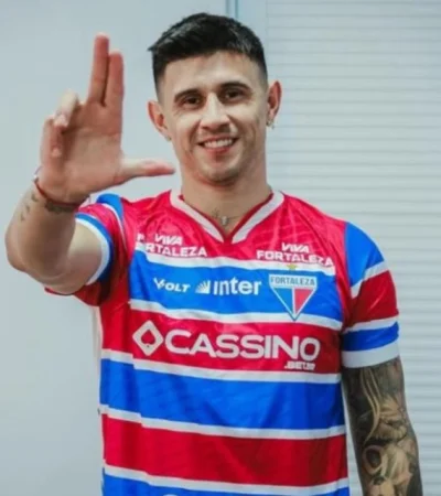 El paraguayo Adam Bareiro, quien ya vistió las camisetas de San Lorenzo y River jugará en Boca