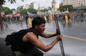 Identificaron a los 17 atacantes del Congreso: dos detenidos y 15 prófugos en la mira de Seguridad