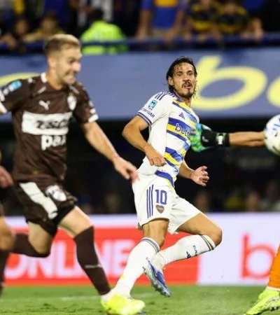 Cavani en una de sus escasas participaciones