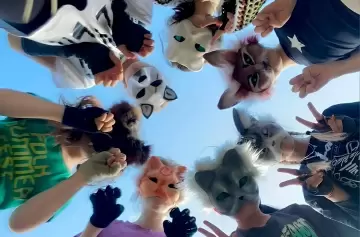 Cazadores de Therians: la red de odio que amenaza a jóvenes en redes