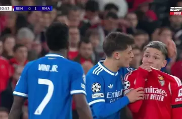 Escándalo en la Champions: El cruce entre el argentino Prestianni y Vinicius que paralizó el partido